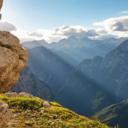 Údolí řeky Zadnjica v odpoledním Slunci