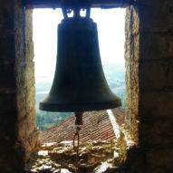 Po modlitbě v kostele ve vesnici Zabaldika můžete rozeznít údajně nejstarší zvon v Navaře