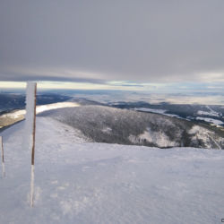 Výhled na východ na Svorovou horu.